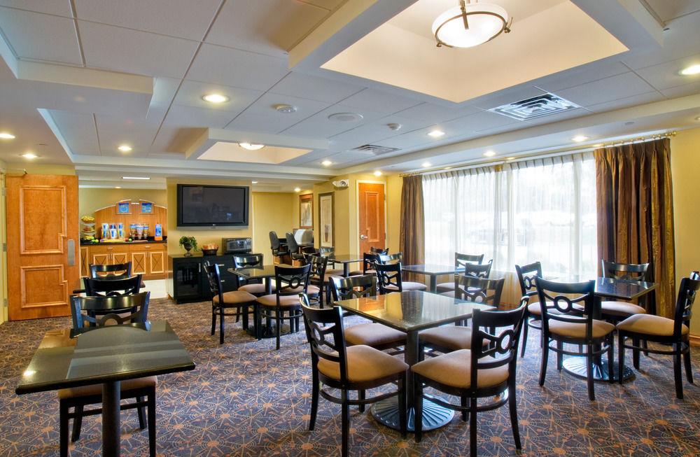 Holiday Inn Express & Suites West Long Branch - Eatontown By Ihg Екстериор снимка