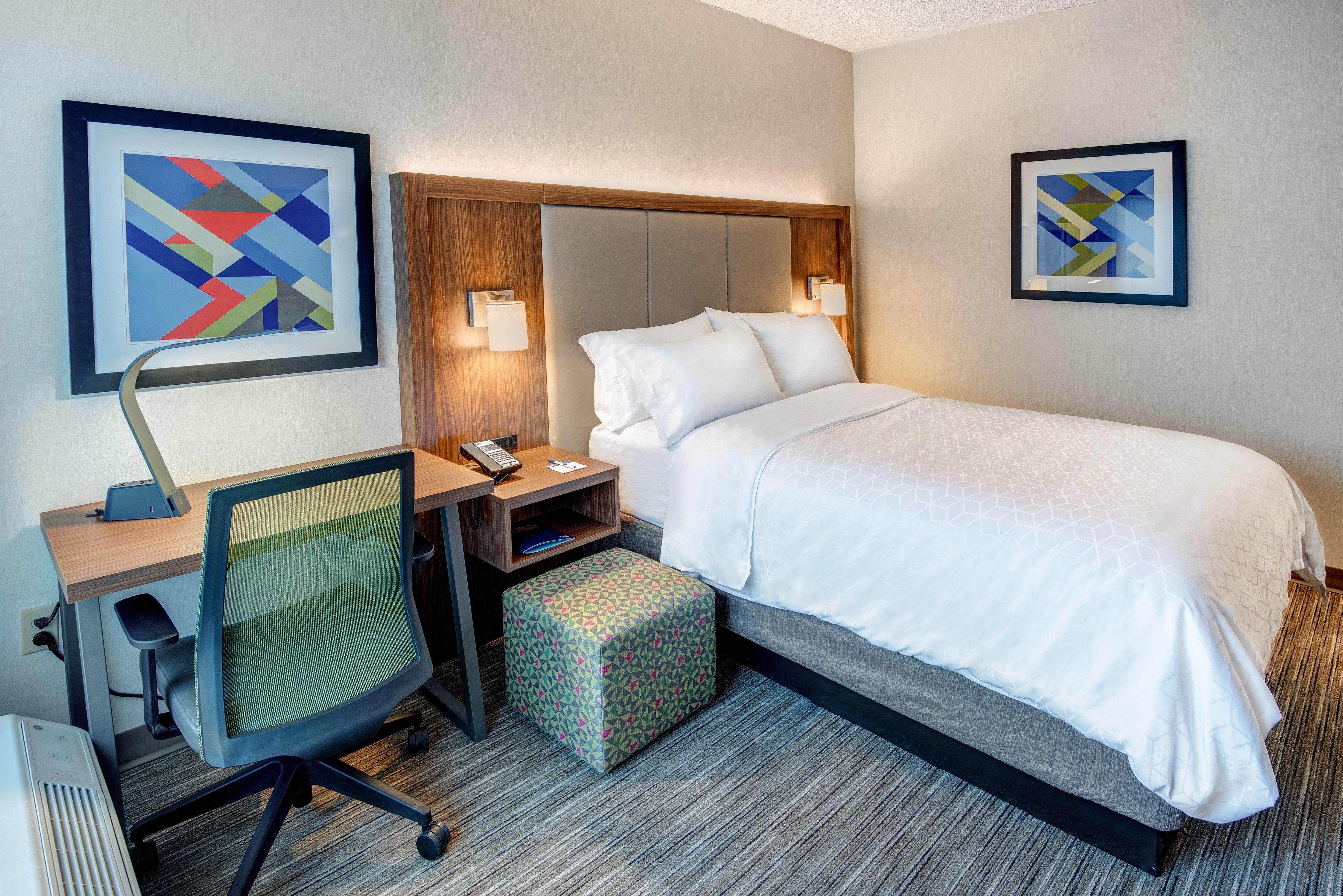 Holiday Inn Express & Suites West Long Branch - Eatontown By Ihg Екстериор снимка