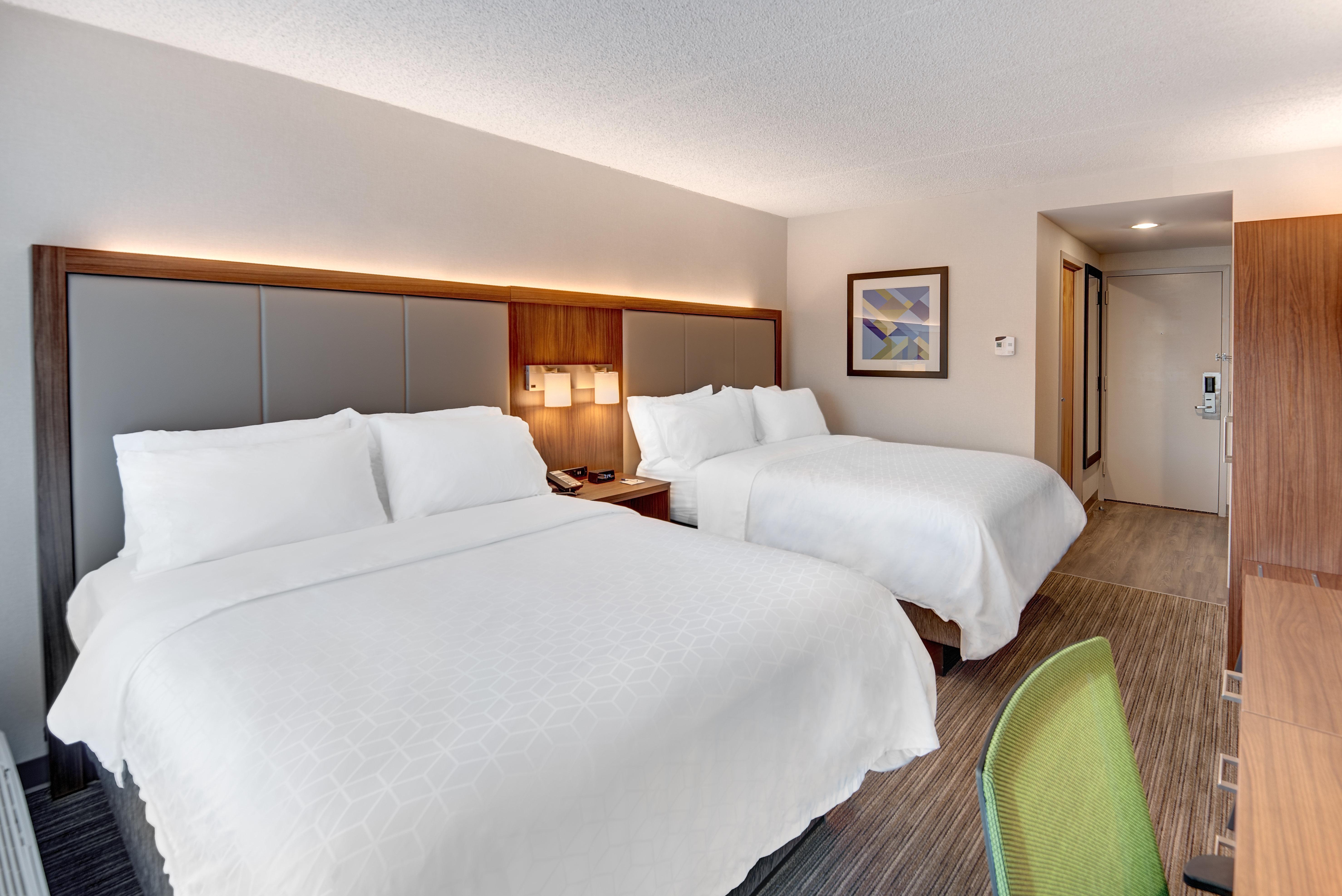 Holiday Inn Express & Suites West Long Branch - Eatontown By Ihg Екстериор снимка