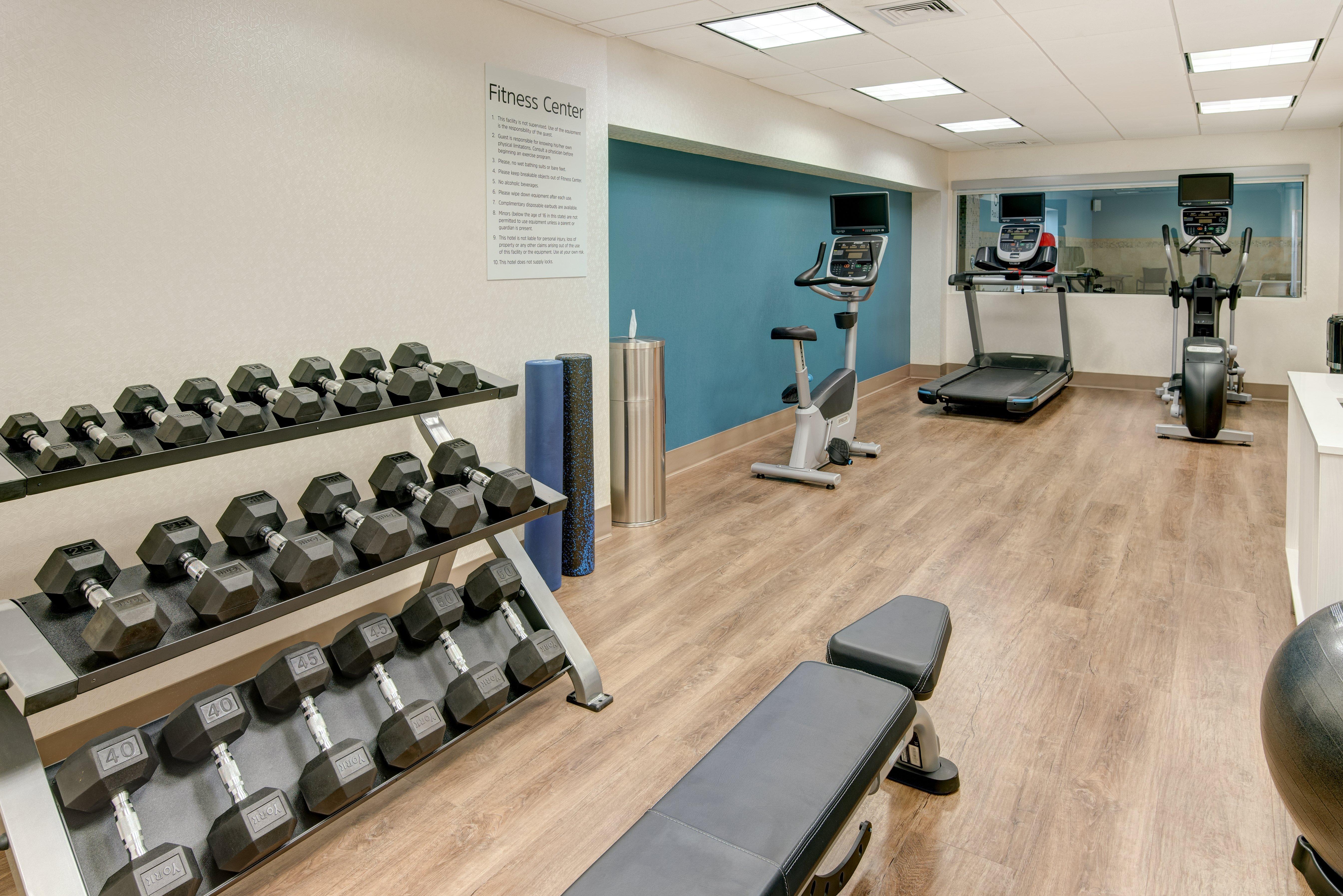 Holiday Inn Express & Suites West Long Branch - Eatontown By Ihg Екстериор снимка