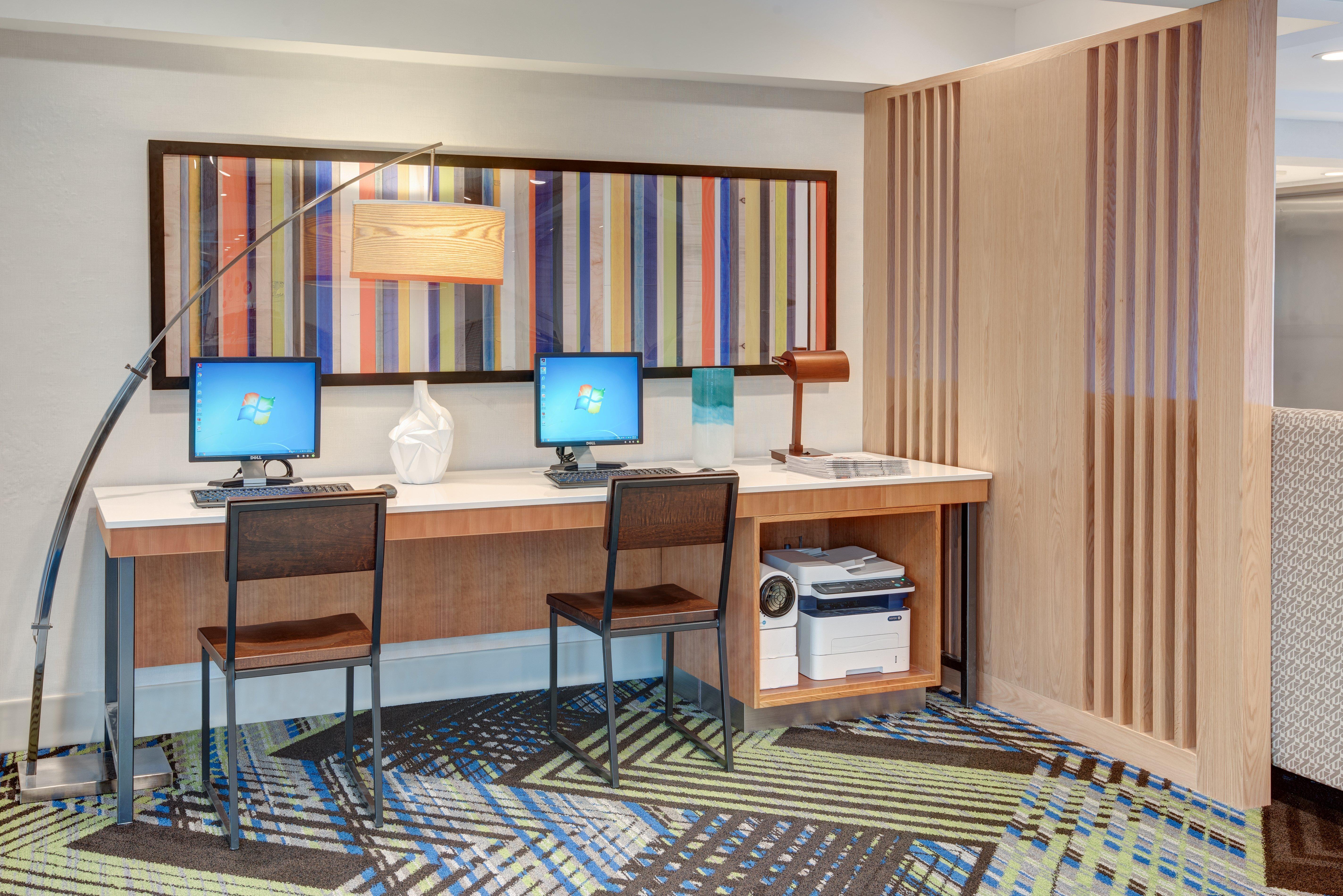 Holiday Inn Express & Suites West Long Branch - Eatontown By Ihg Екстериор снимка