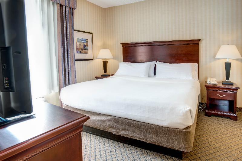 Holiday Inn Express & Suites West Long Branch - Eatontown, An Ihg Hotel Екстериор снимка