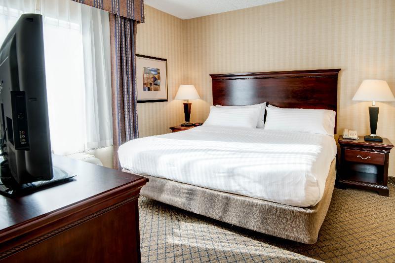 Holiday Inn Express & Suites West Long Branch - Eatontown By Ihg Екстериор снимка